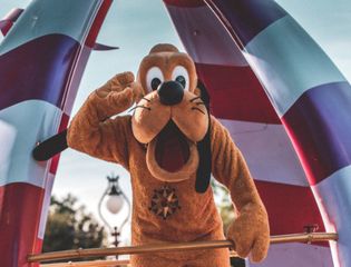 Jelmezes animátor családi- és céges rendezvényekre: Játékmesterek.hu